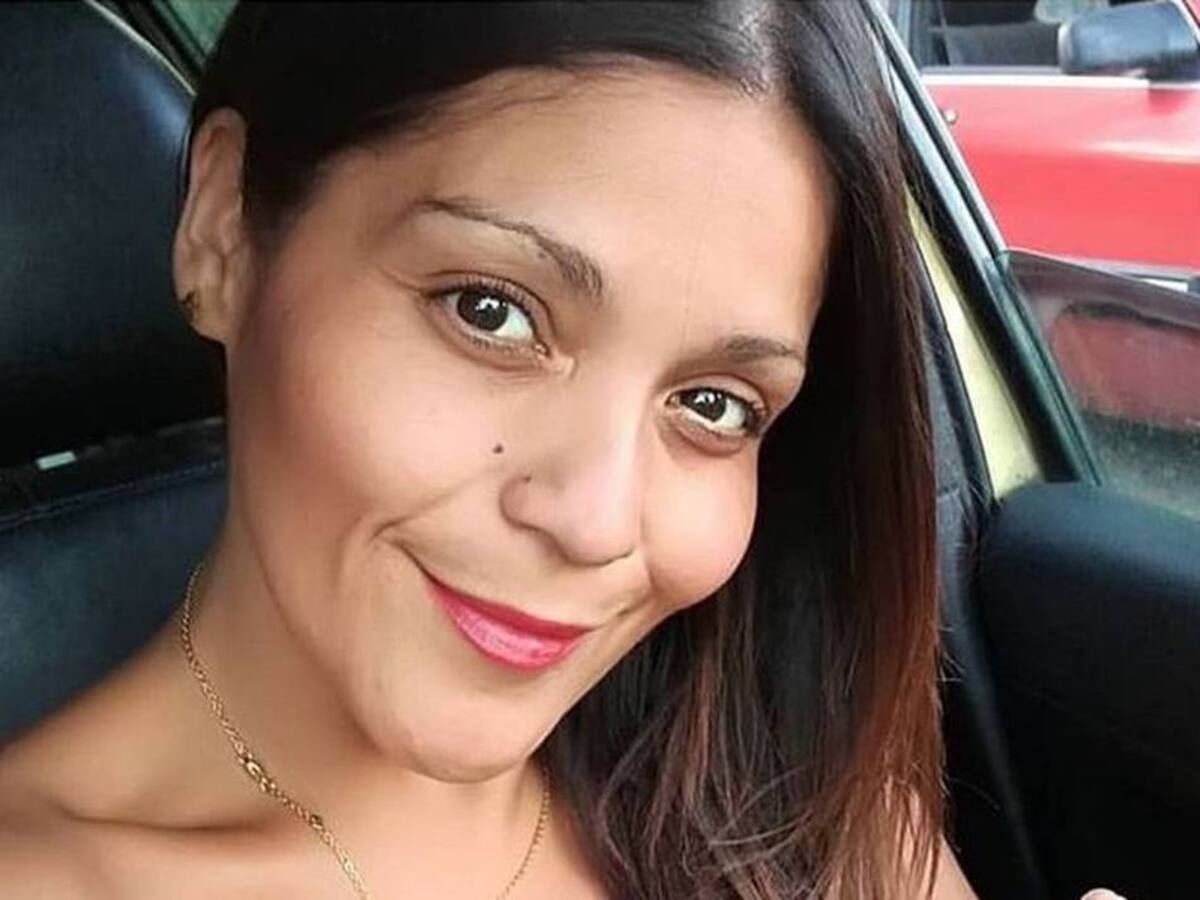 Kathy Orellana causó furor en Instagram al compartir una fotografía con elegante vestido
