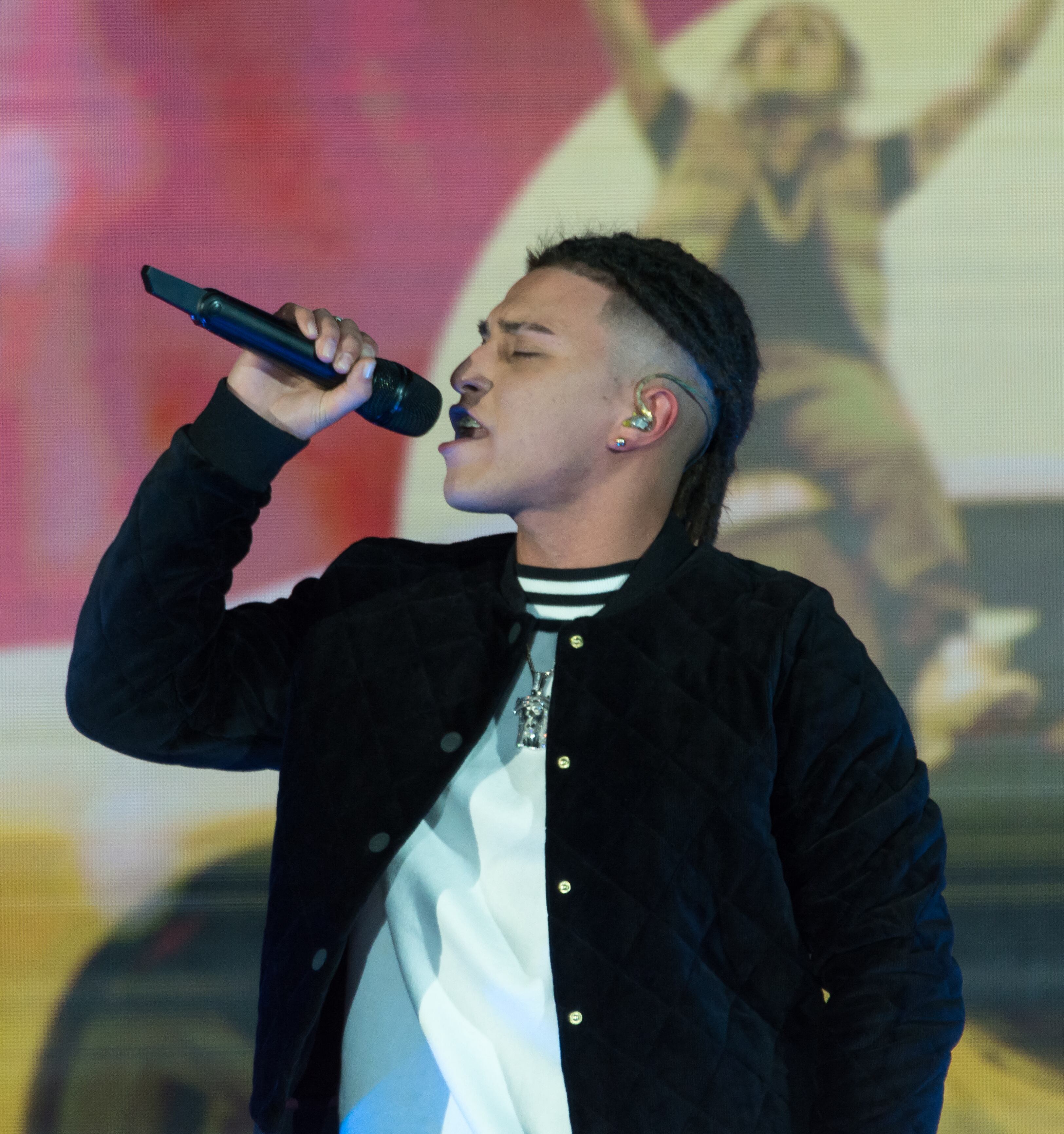 Pablo Chill-E impactó a las redes con su traje de la Gala de Viña: “Esto es por mis amigos muertos...”