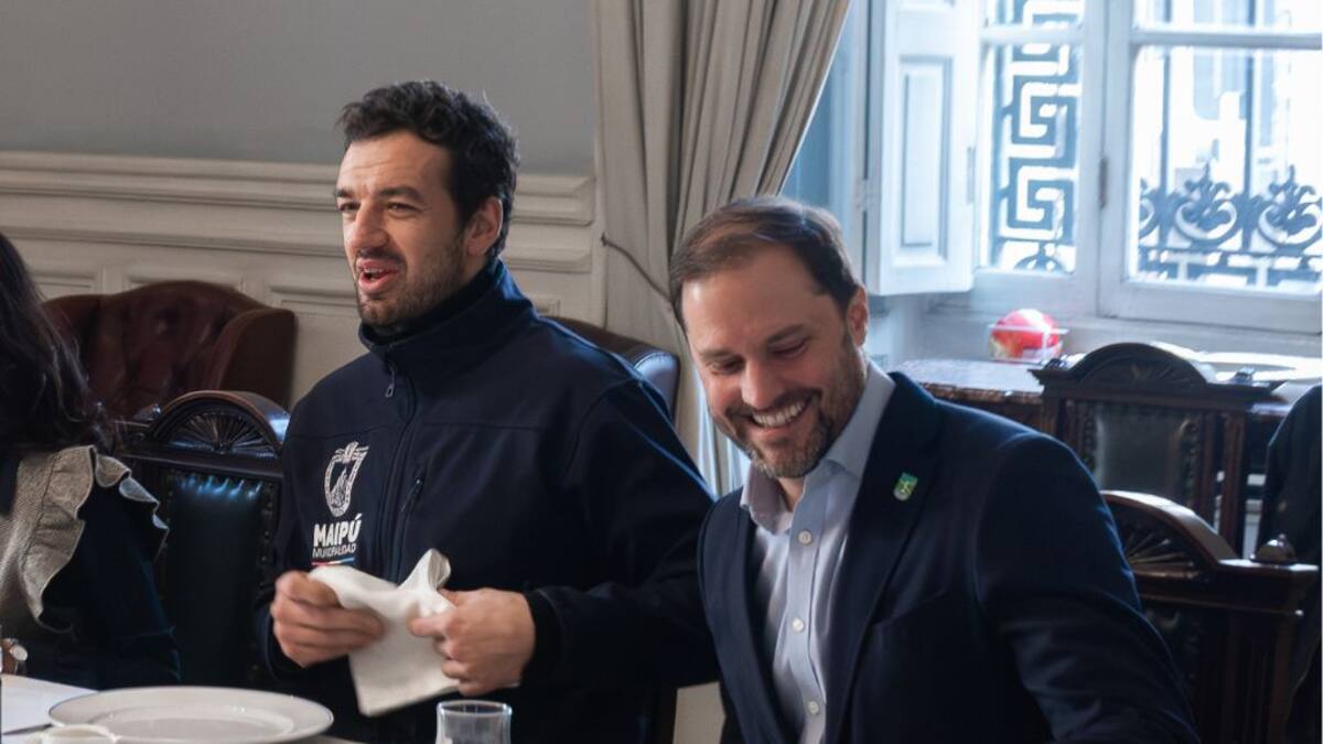 Alcaldes Vodanovic y Bellolio unen fuerzas y proponen siete acuerdos para marcar el rumbo de Chile durante los próximos 30 años