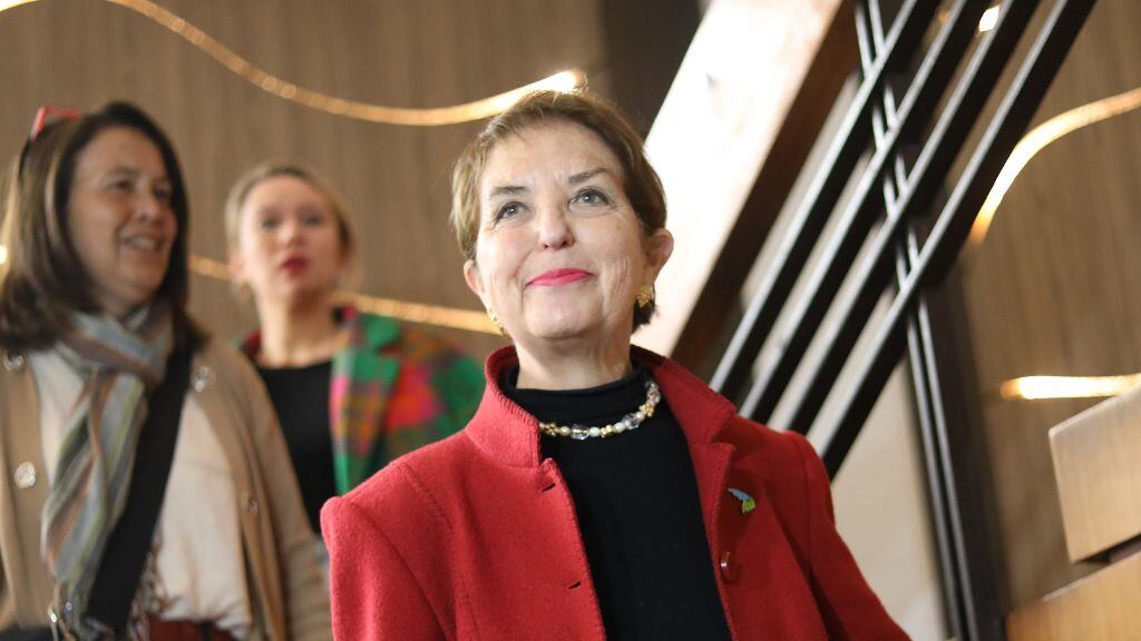Gloria Hutt, 1024x576 jpg ok