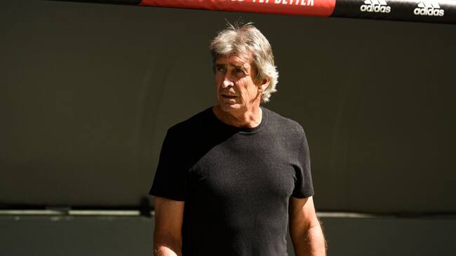 Pellegrini no descarta la titularidad de Claudio Bravo en la Europa League: "Prefiero que haya una rotación"