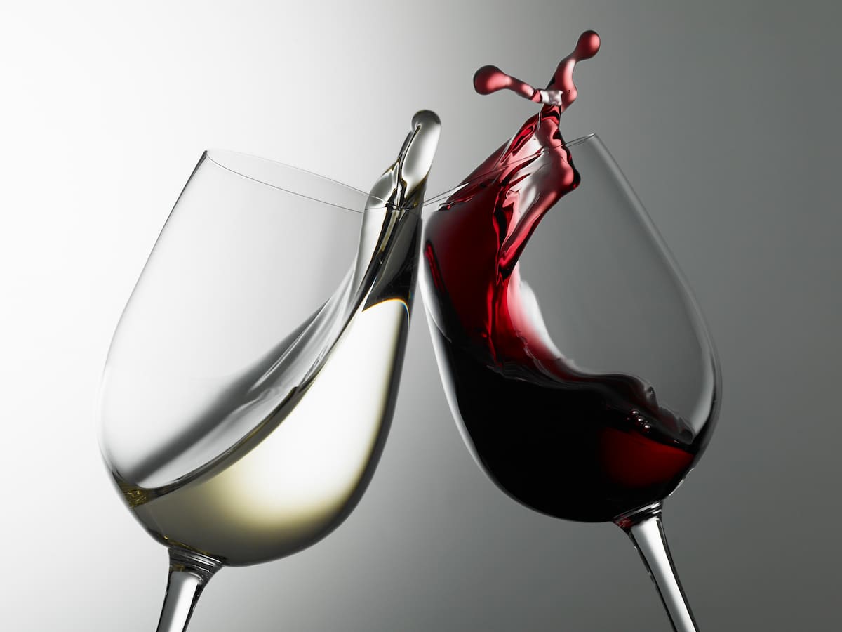 “Trae un litro de agua y lo convertimos en vino”: botillerías chilenas lanzan inusual promo gratuita por Semana Santa