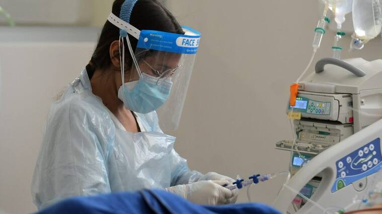 23 de Marzo de 2021 / IQUIQUE En las tres Unidades de Cuidados Intensivos (UCI) habilitadas en el Hospital Regional Dr. Ernesto Torres Galdames, se mantienen los pacientes más críticos contagiados por Covid-19.
FOTO: CRISTIAN VIVERO BOORNES/AGENCIAUNO