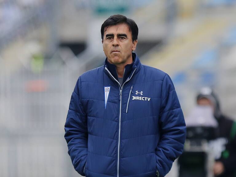 Pifias y aplausos: Gustavo Quinteros apareció en video de la despedida de San Carlos de Apoquindo