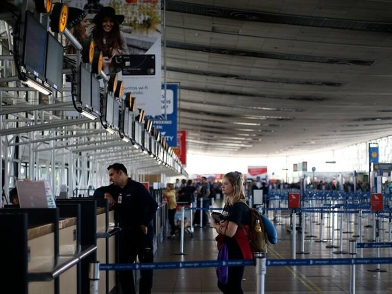 Coronavirus: PDI aplicará encuesta a viajeros que lleguen al aeropuerto