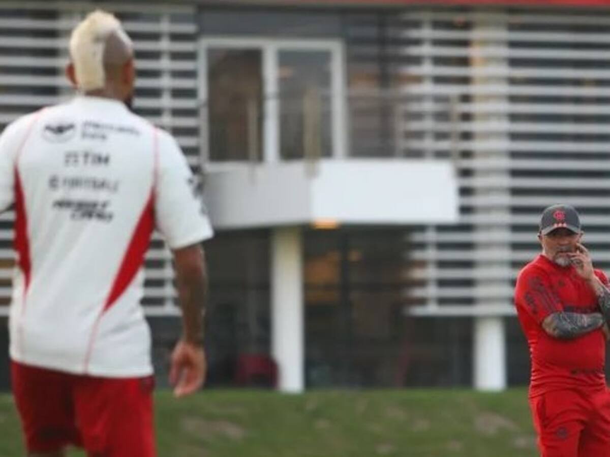 «Ahora sí que sí»: Arturo Vidal se reencuentra con Sampaoli en la cancha tras superar su problema de salud