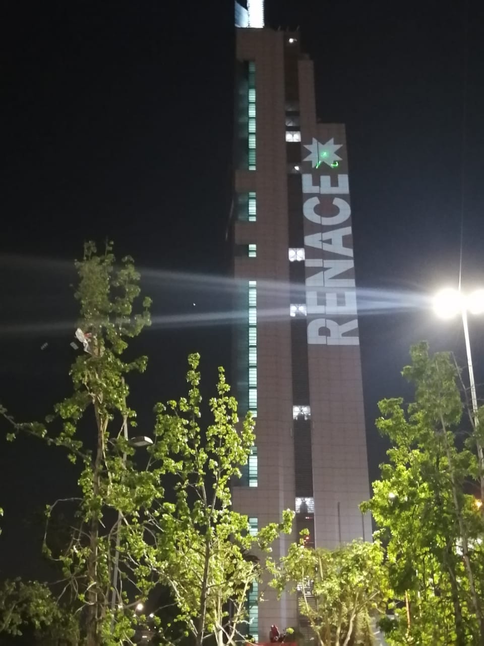 «Renace» Plaza Italia