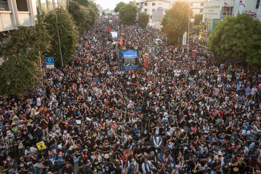 Masivas protestas contra el régimen tailandés