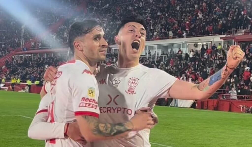 Rodrigo Echeverría marca su primer gol con Huracán y da una asistencia en triunfo sobre Vélez