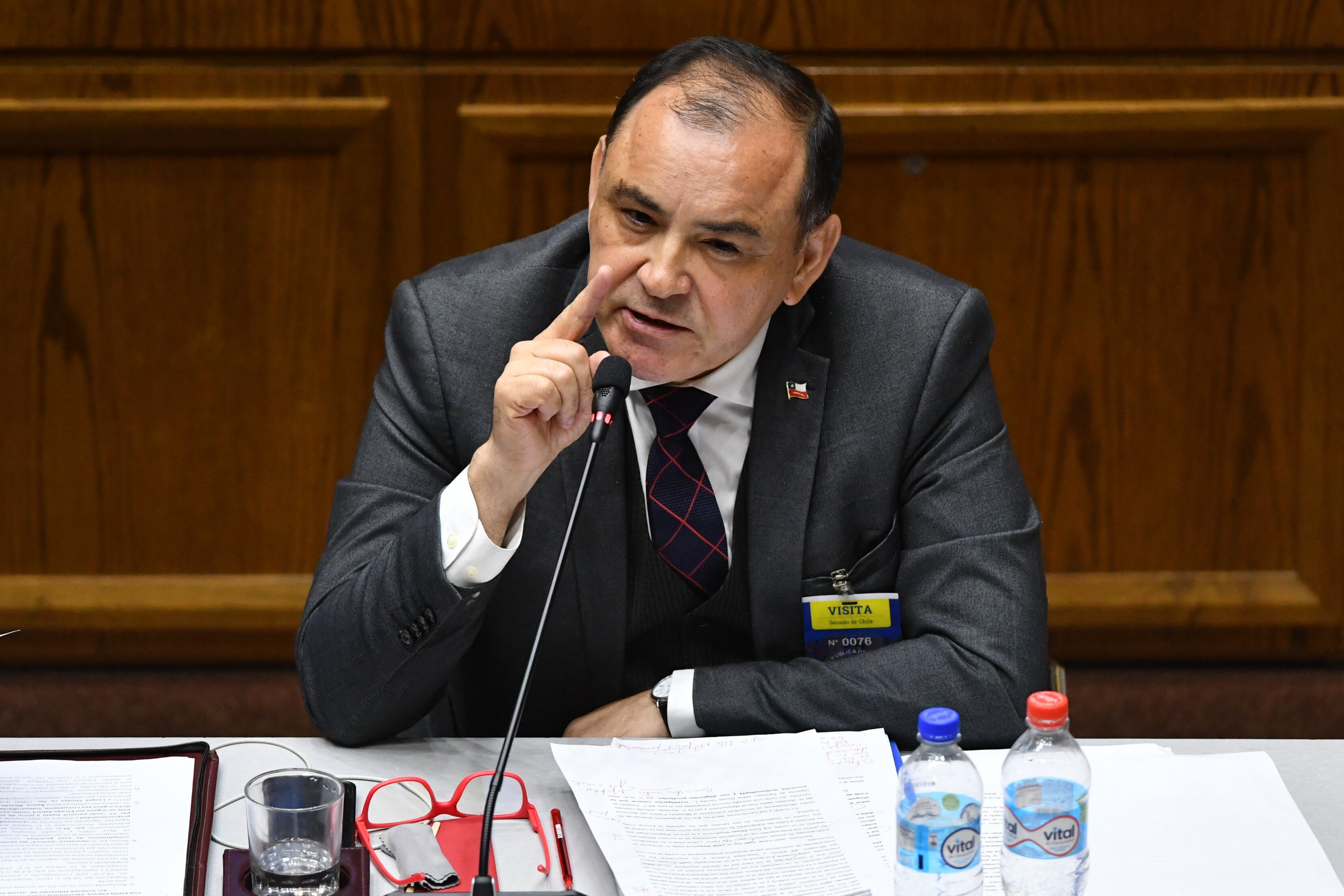 10 DE NOVIEMBRE DE 2025/VALPARAISOEl juez Antonio Ulloa da su palabra durante la acusación constitucional por vinculo al caso del abogado Luis Hermosilla en el hemiciclo de la sala del Senado.
FOTO: OSCAR GUERRA/AGENCIA UNO