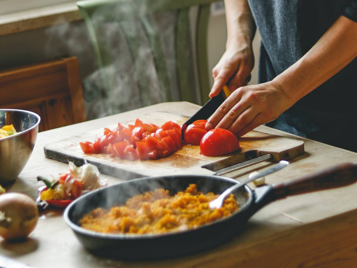 Cenar a las 6: ¿Es una moda o se trata de un beneficio real para la salud?