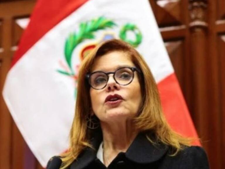 Perú: Congreso declaró incapacidad temporal de Vizcarra y nombra a presidenta encargada