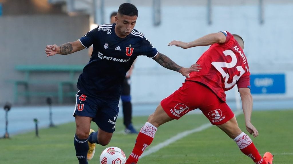 3 de Abril del 2021/RANCAGUAYonathan Andía(i) y Cris Martínez(d) ,durante el partido valido por la Segunda fecha del Campeonato Nacional AFP PlanVital 2021, entre Universidad de Chile vs Huachipato, disputado en el Estadio el Teniente.
FOTO:FRANCISCO LONGA/AGENCIAUNO