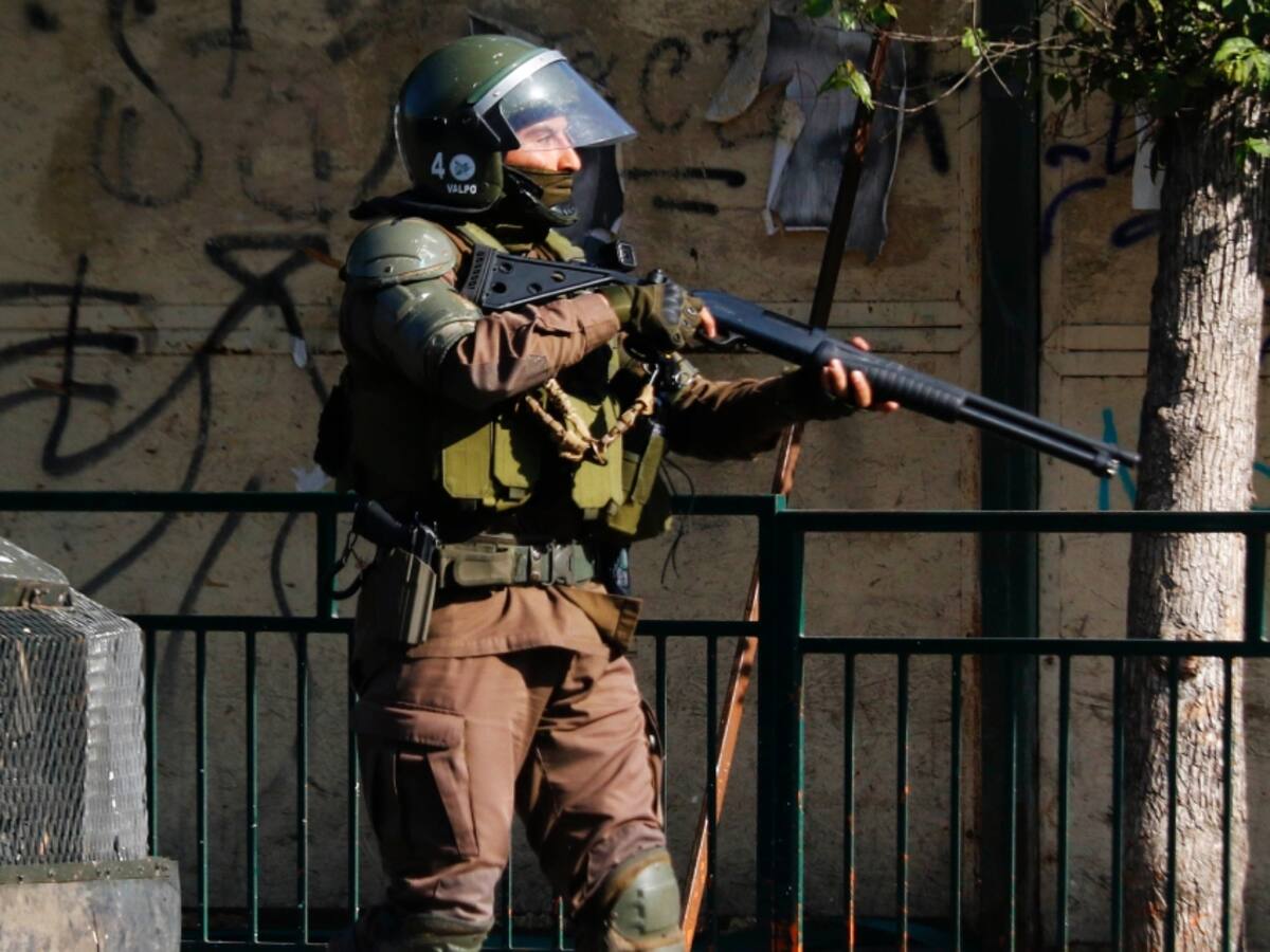 Colegio de Profesores valoró fallo que declaró culpable a carabinero por apremios ilegítimos contra alumnas de un liceo