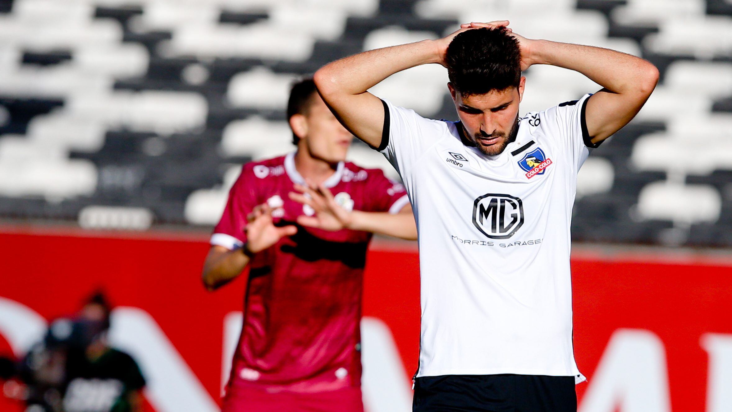 8 de Diciembre del 2020/SANTIAGONicolas Blandi(d) se lamenta ,durante el partido valido por la Vigésimo Segunda fecha del Campeonato Nacional AFP PlanVital 2020, entre Colo Colo vs Deportes La Serena, disputado en el Estadio Monumental.
FOTO:FRANCISCO LONGA/AGENCIAUNO