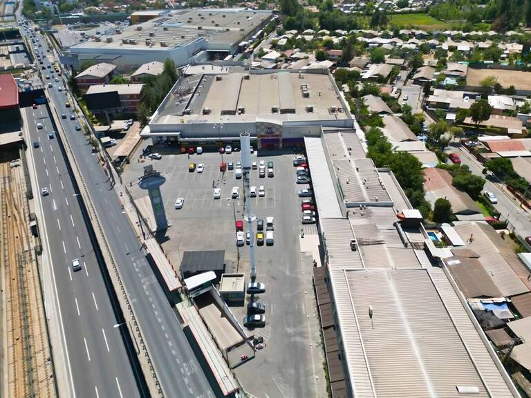 Gigantesco centro comercial de Santiago sale a remate: este es el precio que se pide por la propiedad en La Florida