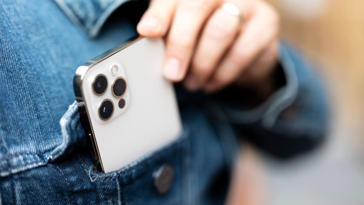 Cómo saber si alguien accedió a la cámara de tu celular: estas señales pueden advertir un posible espionaje
