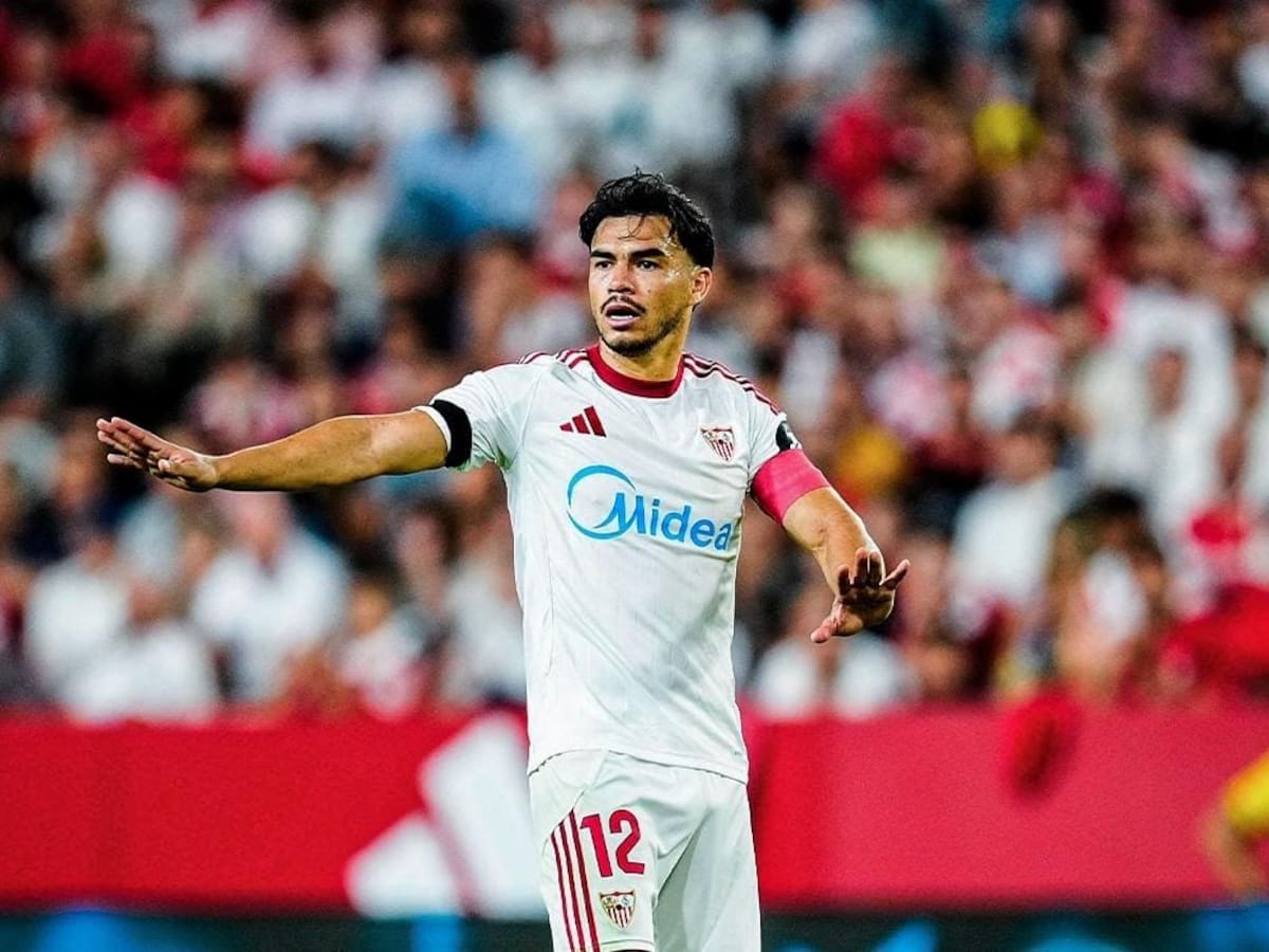 Histórico del “Cacique” elogia a Gabriel Suazo por su capitanía en Sevilla: “En Colo Colo fue capitán muy joven y eso no es nada fácil”