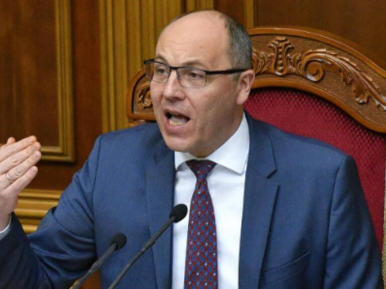 Asesinan a tiros a expresidente del Parlamento ucraniano en Leópolis