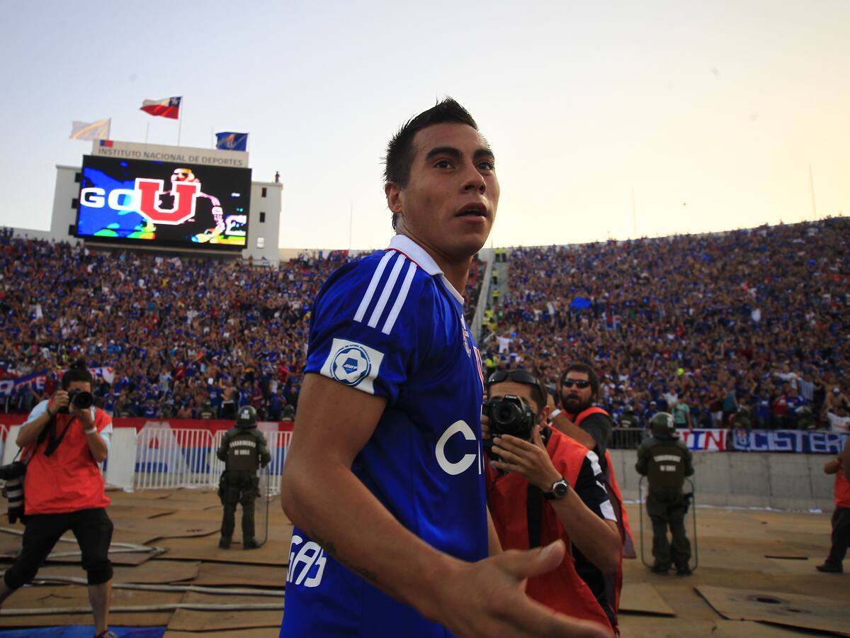 ¿Sueñan los azules? Los movimientos de Eduardo Vargas que lo acercan a la Universidad de Chile