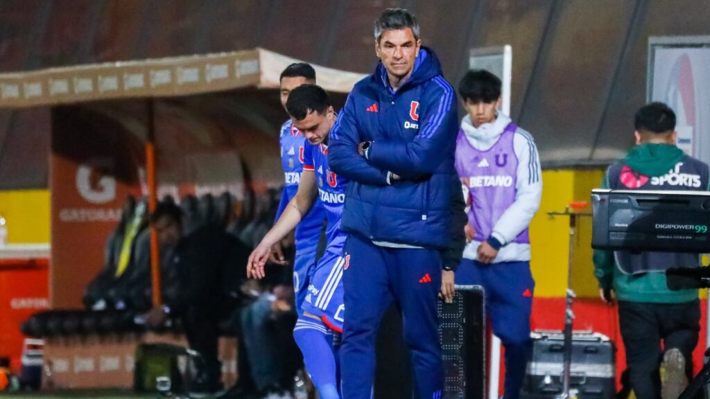 Mauricio Pellegrino fue suspendido y no estará en la banca en el duelo ante Curicó Unido