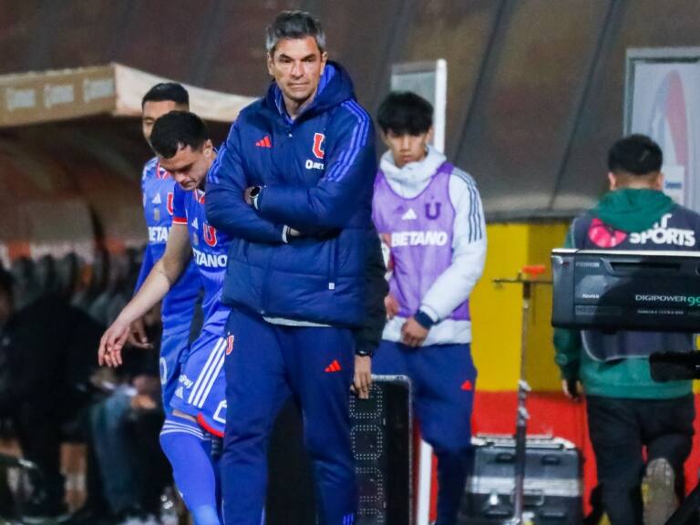 Mauricio Pellegrino fue suspendido y no estará en la banca en el duelo ante Curicó Unido