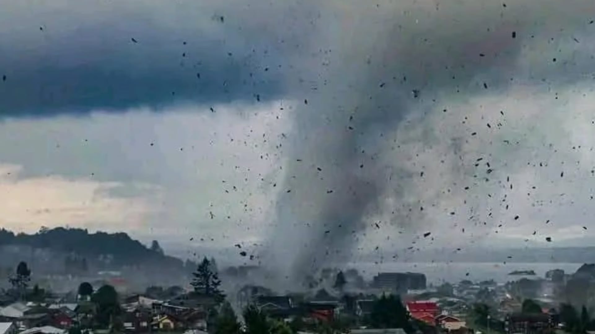 Tornados, aluviones y cortes de luz: cinco medidas vitales para enfrentar eventos extremos