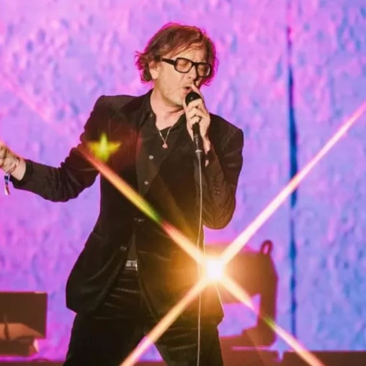 Pulp convierte el Movistar Arena en una celebración de la memoria, la elegancia y la vida