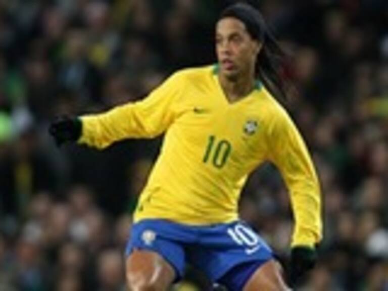 Revive los mejores goles de Ronaldinho en su cumpleaños 36