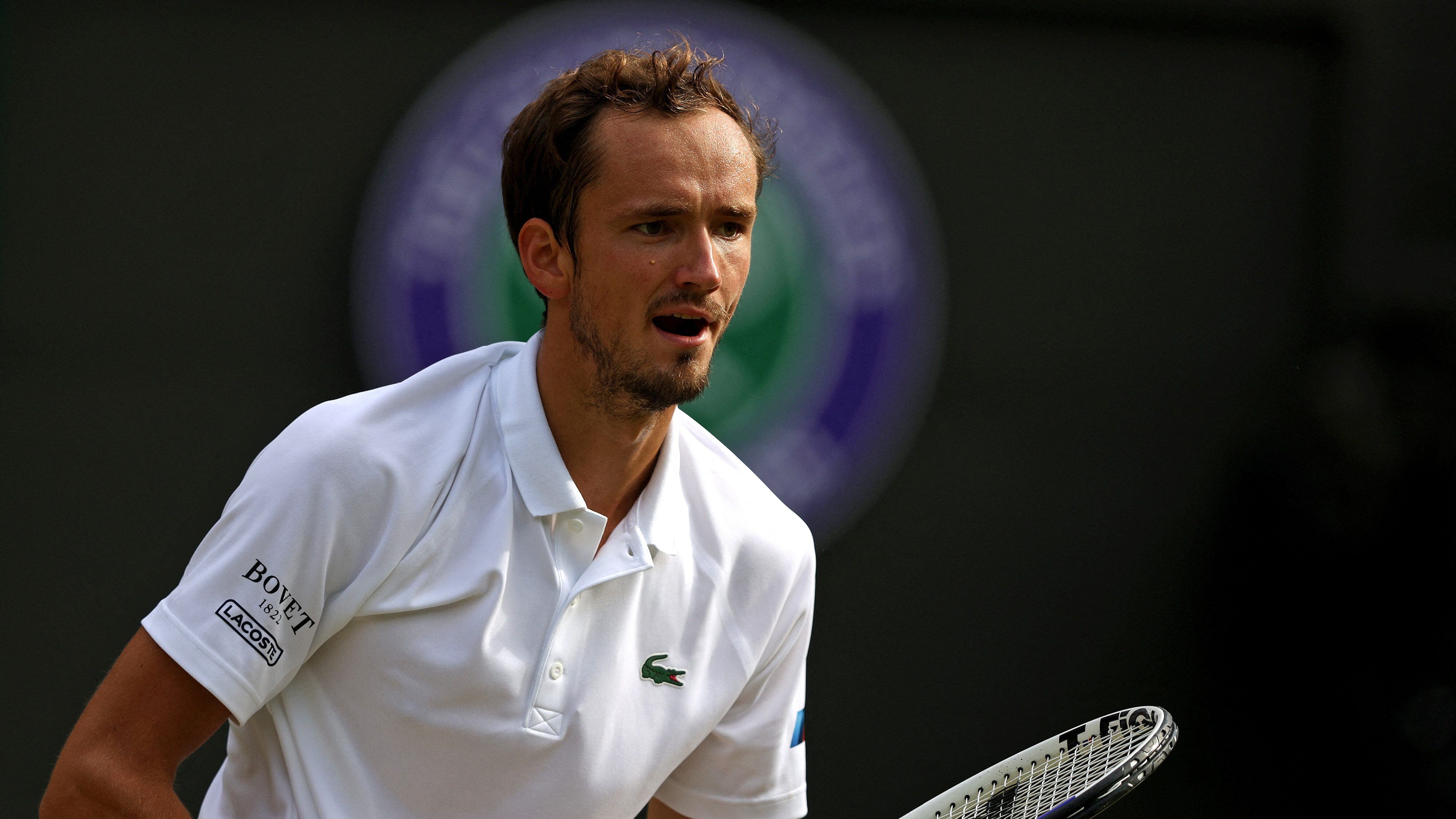 Wimbledon excluirá a tenistas rusos y bielorrusos del torneo