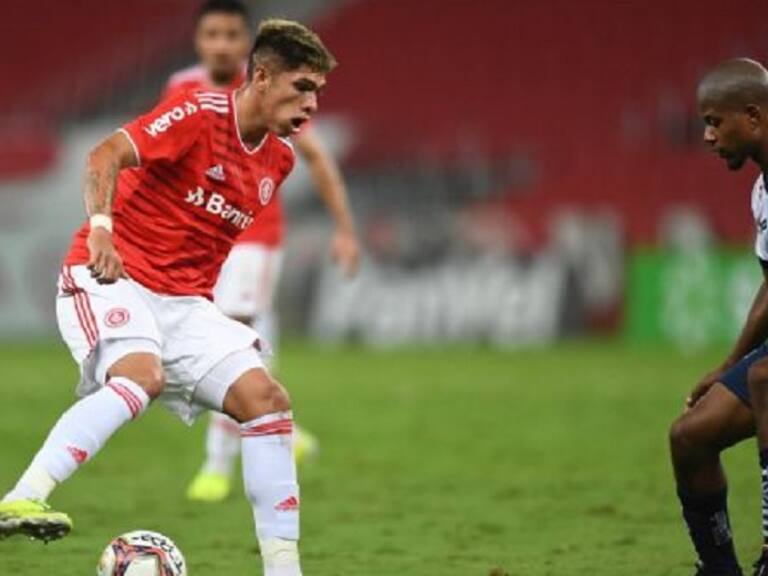 El Always Ready de Bolivia sorprendió venciendo al Inter de Porto Alegre con Carlos Palacios en cancha