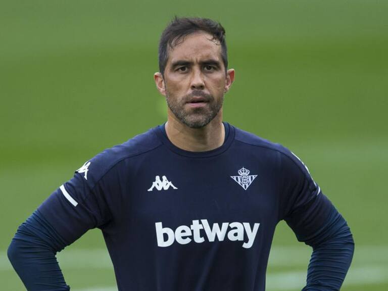 Finlamente Claudio Bravo se perderá el duelo ante el Barcelona por la Liga Española
