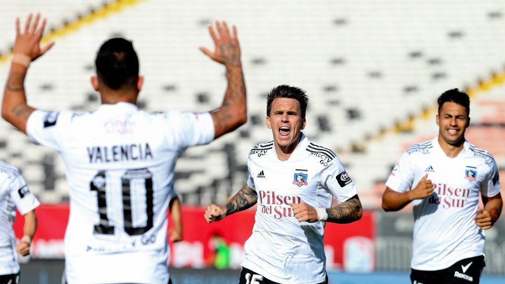 10 de Enero del 2021/SANTIAGOPablo Mouche(c) celebra su primer gol y el 1 a 0 de Colo Colo ,durante el partido valido por la Vigésimo Novena fecha del Campeonato Nacional AFP PlanVital 2020, entre Colo Colo vs Everton, disputado en el Estadio Monumental.
FOTO:FRANCISCO LONGA/AGENCIAUNO