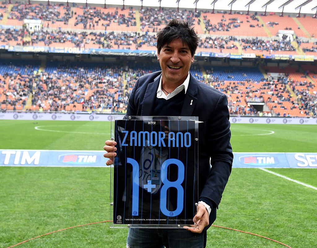 Ivan Zamorano recibe el 2015 un homenaje en un partido del Inter de Milán