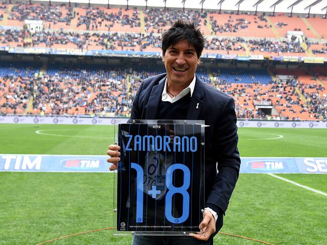 Ivan Zamorano recibe el 2015 un homenaje en un partido del Inter de Milán