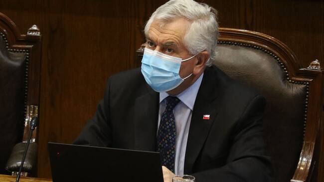 Interpelación a ministro Enrique Paris
