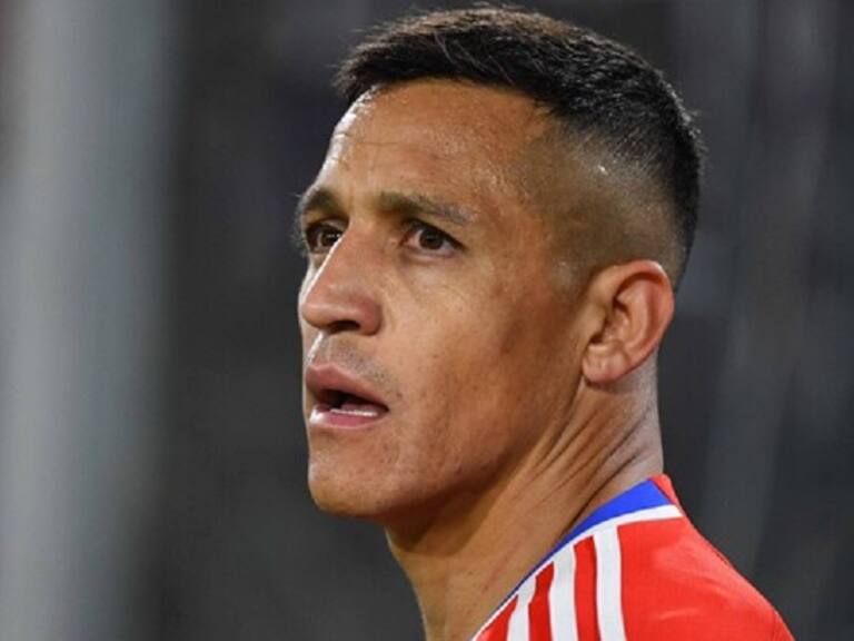 «Trabajó siempre serio»: Alexis Sánchez lamentó la renuncia de Eduardo Berizzo a la Selección Chilena