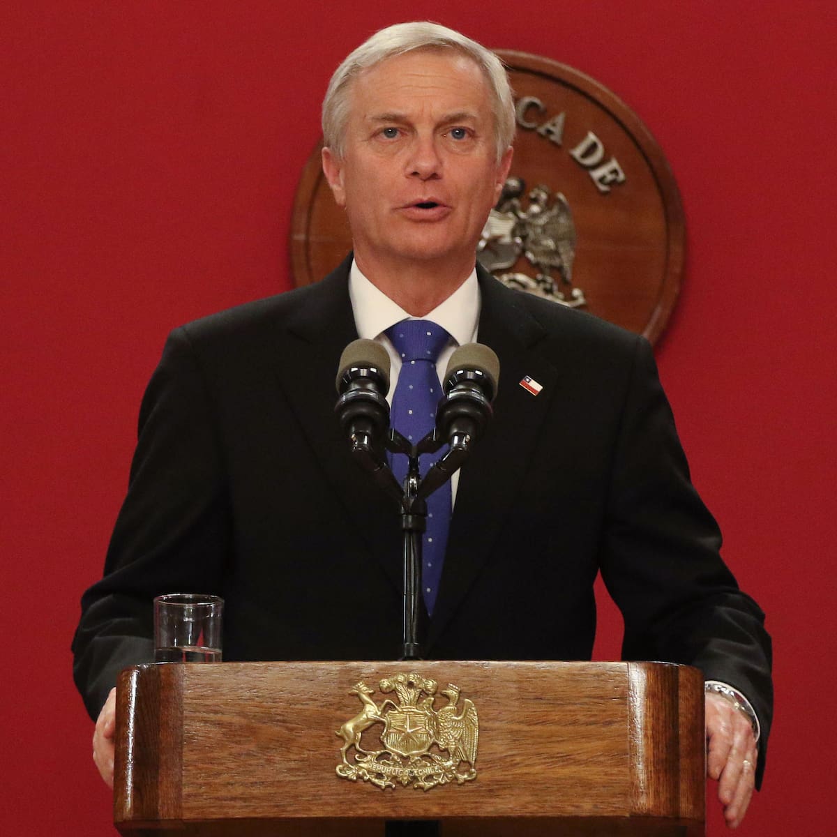 Fuerte caída del Presidente Kast: aprobación baja por primera vez del 30% y desaprobación llega a 66%