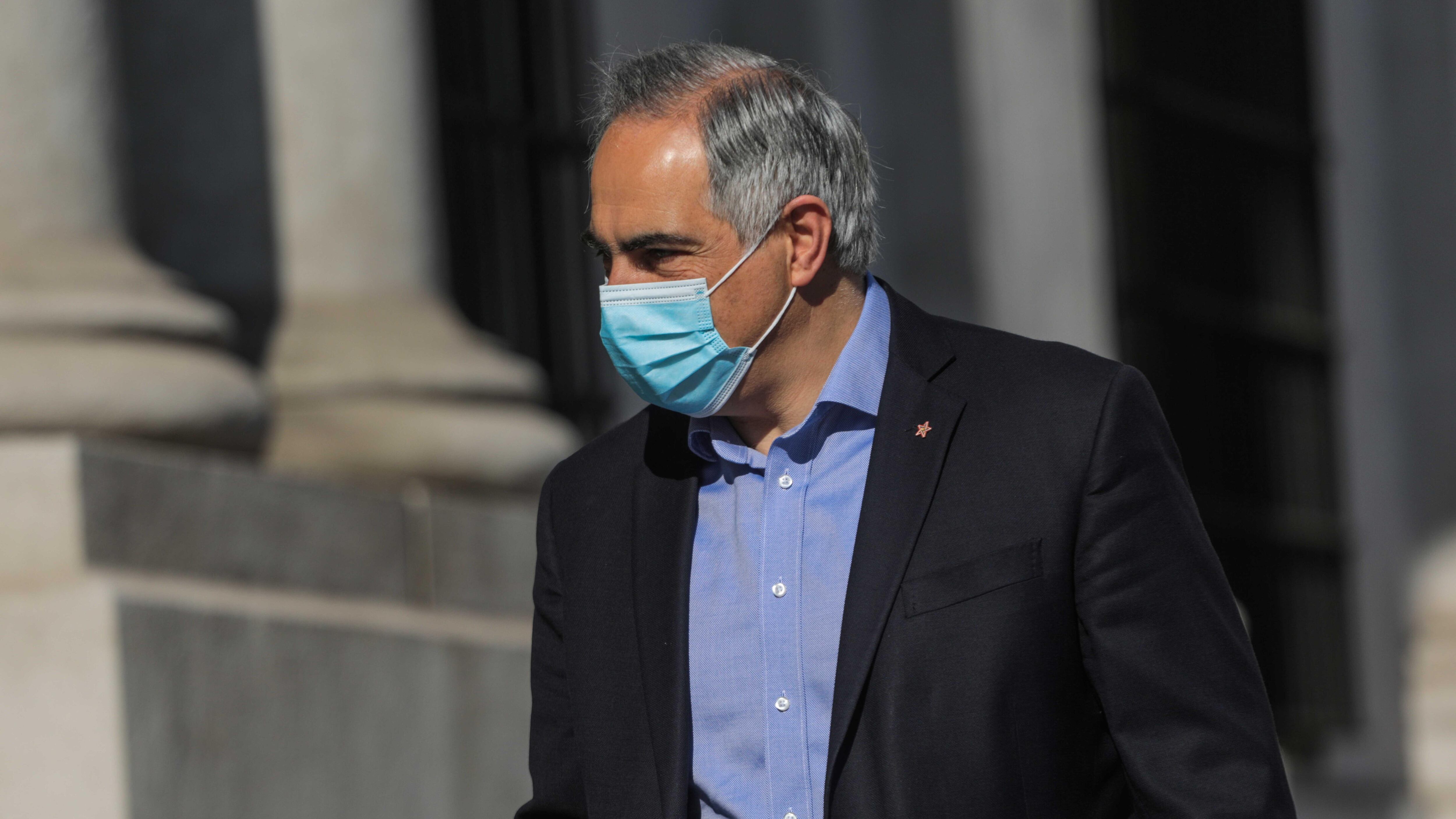 Chahuán calificó de "pirotecnia electoral" investigación contra Piñera