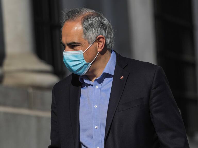 Chahuán calificó de "pirotecnia electoral" investigación contra Piñera