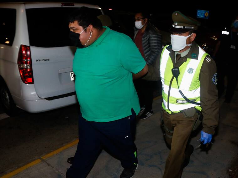 Carabineros durante toque de queda
