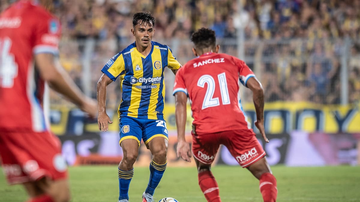 Vicente Pizarro vive una pesadilla en su debut con Rosario Central