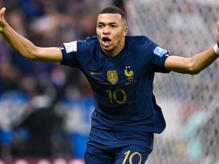 Kylian Mbappé aparece en dos minutos para forzar el alargue en la final de Qatar 2022