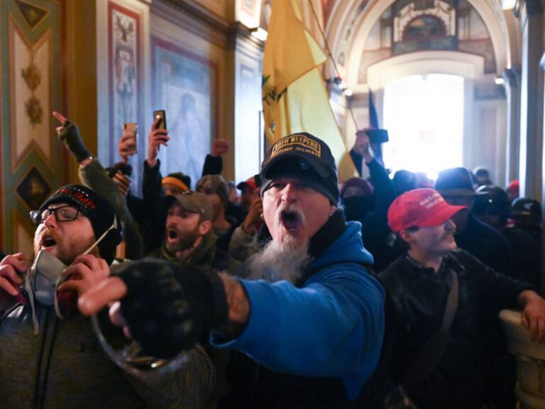 Policía estadounidense está buscando a músico de heavy metal por ser parte de la invasión del Capitolio