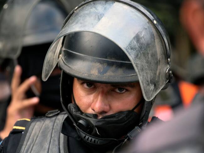 Agentes mexicanos llegan a la frontera con Guatemala
