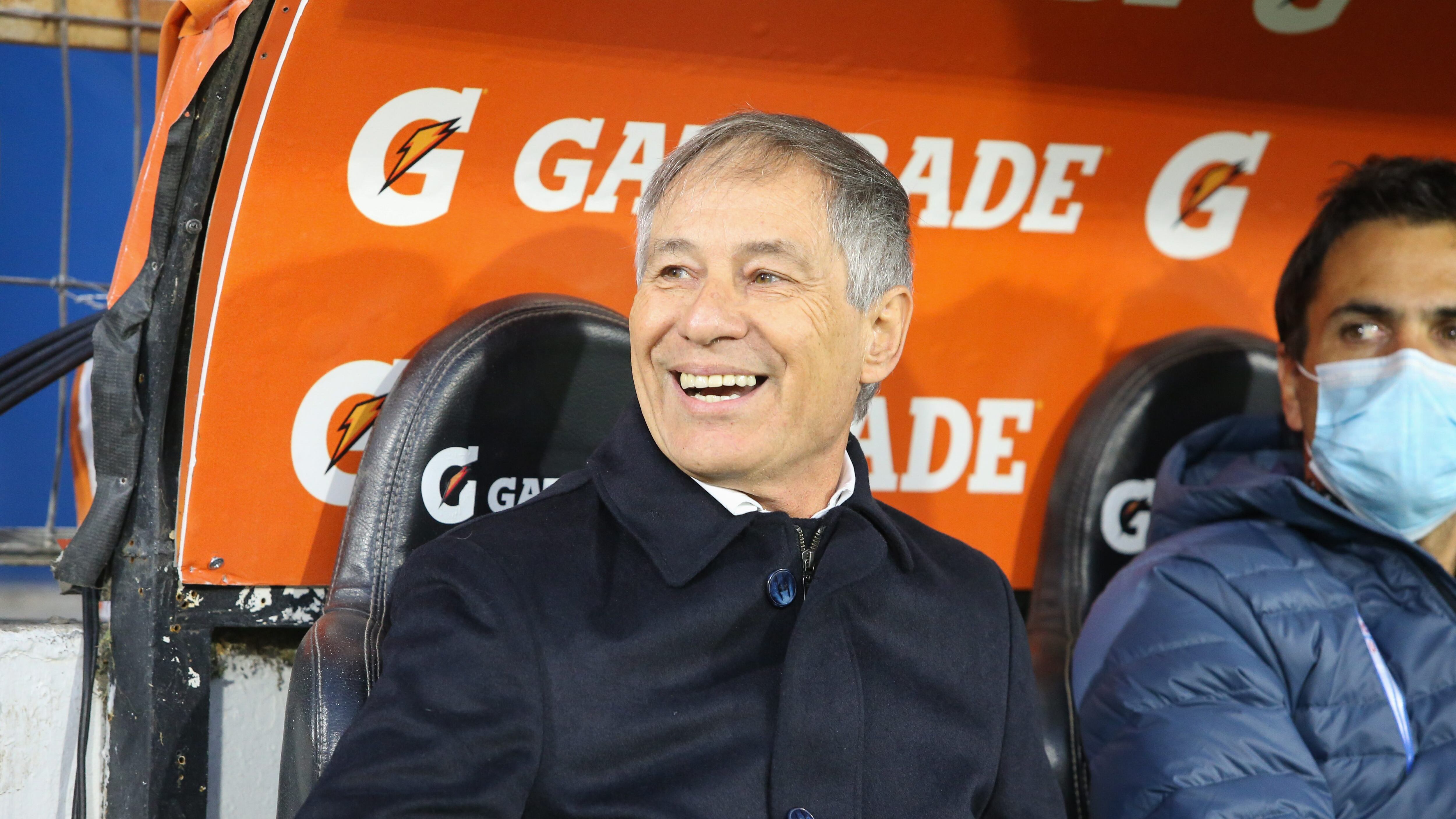 Ariel Holan sonríe en su vuelta a la Universidad Católica