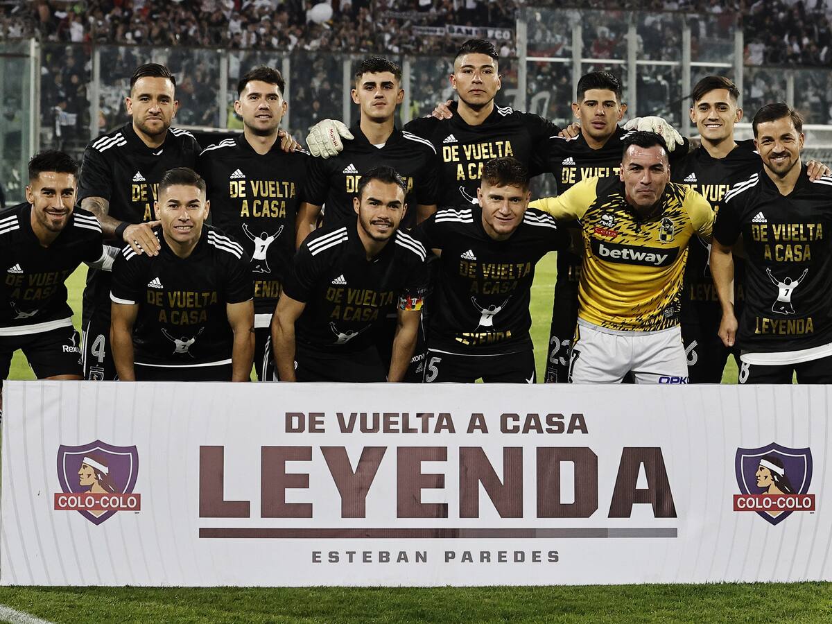 «De vuelta a casa leyenda»: Colo Colo le hizo un pasillo de honor a Esteban Paredes en su regreso al Monumental