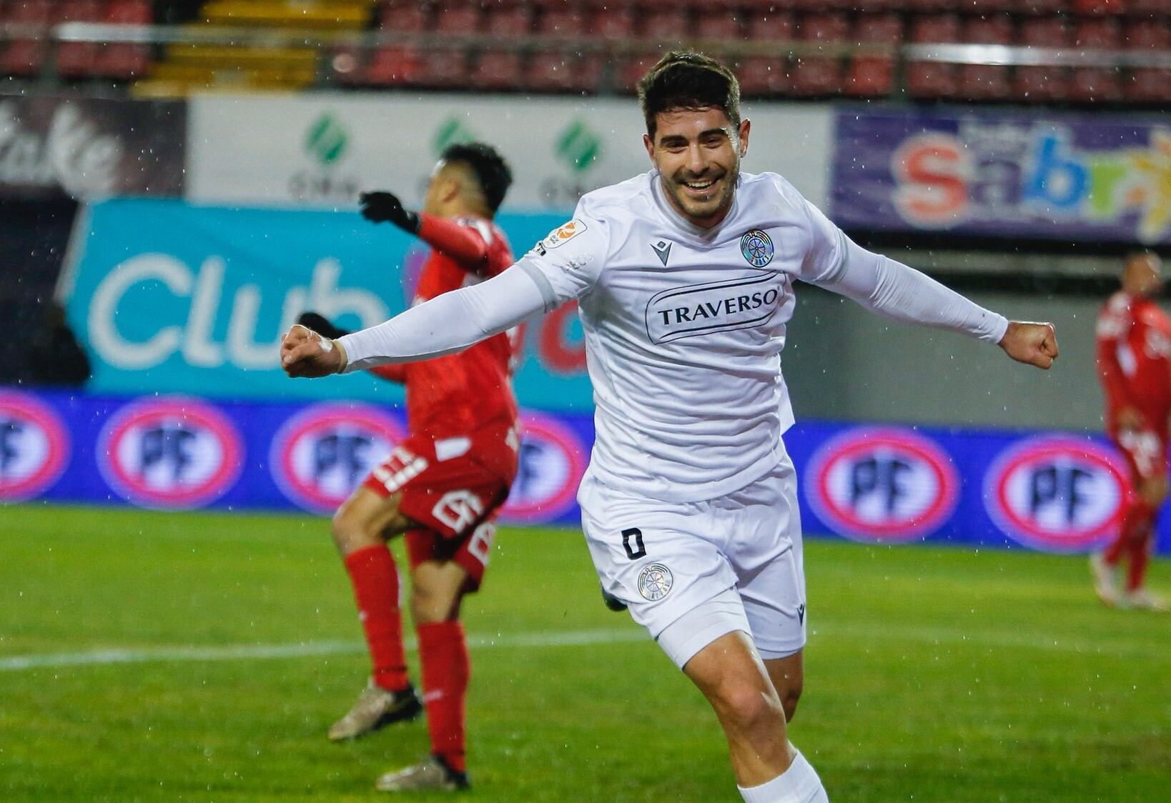 Audax derrotó a Ñublense en Chillán