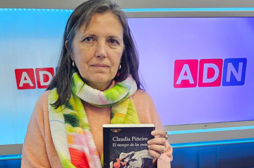 Claudia Piñeiro, escritora argentina: "Me gusta llevar a los personajes frente a un abismo y que frente a él, te muestren quiénes son"