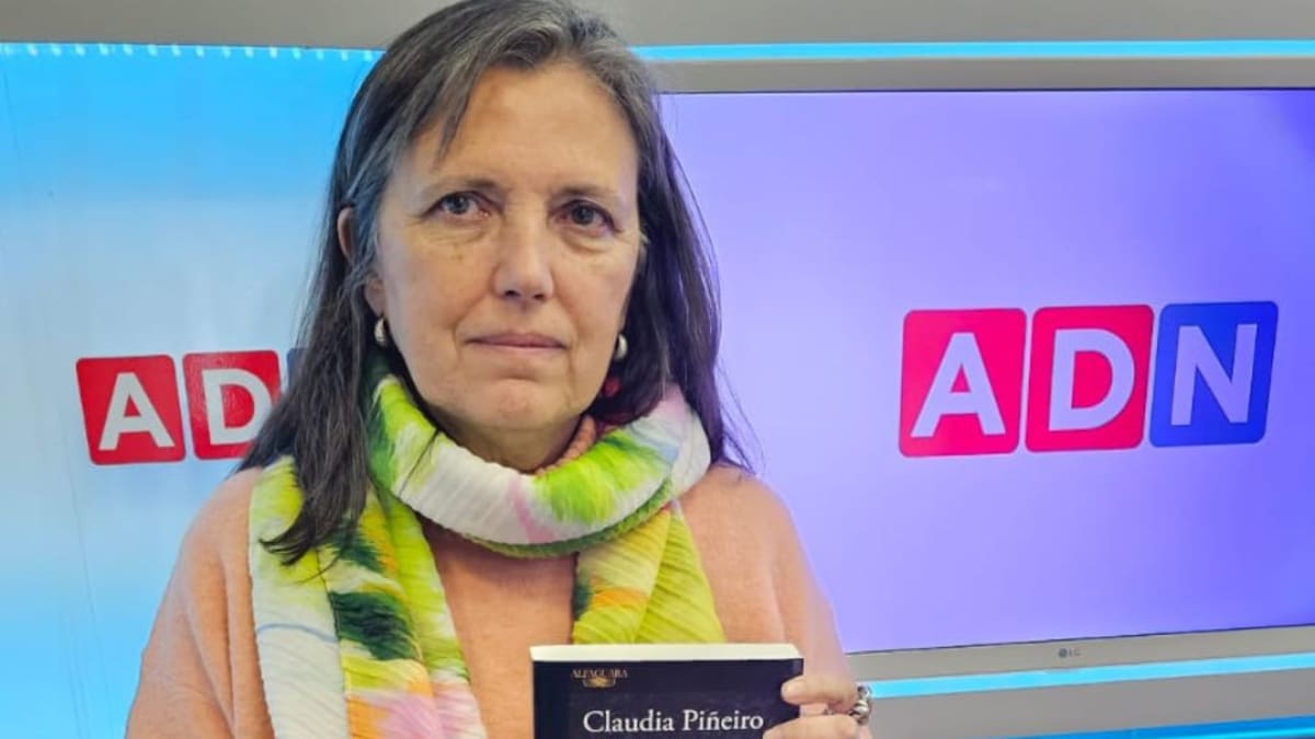 Claudia Piñeiro, escritora argentina: «Me gusta llevar a los personajes frente a un abismo y que frente a él, te muestren quiénes son»